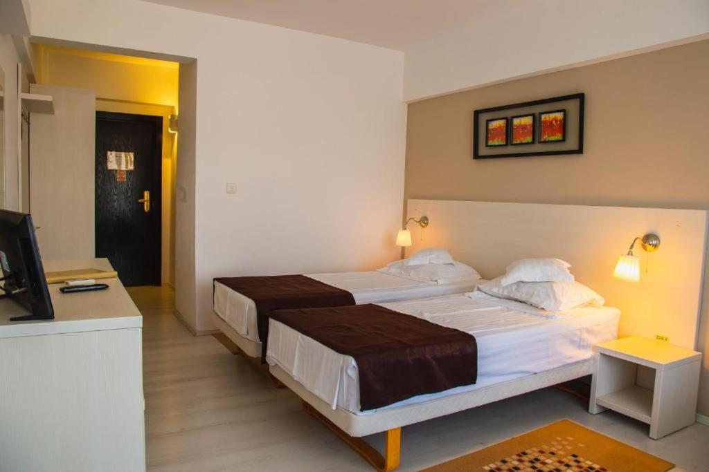 Hotel Ambasador Мамая Экстерьер фото