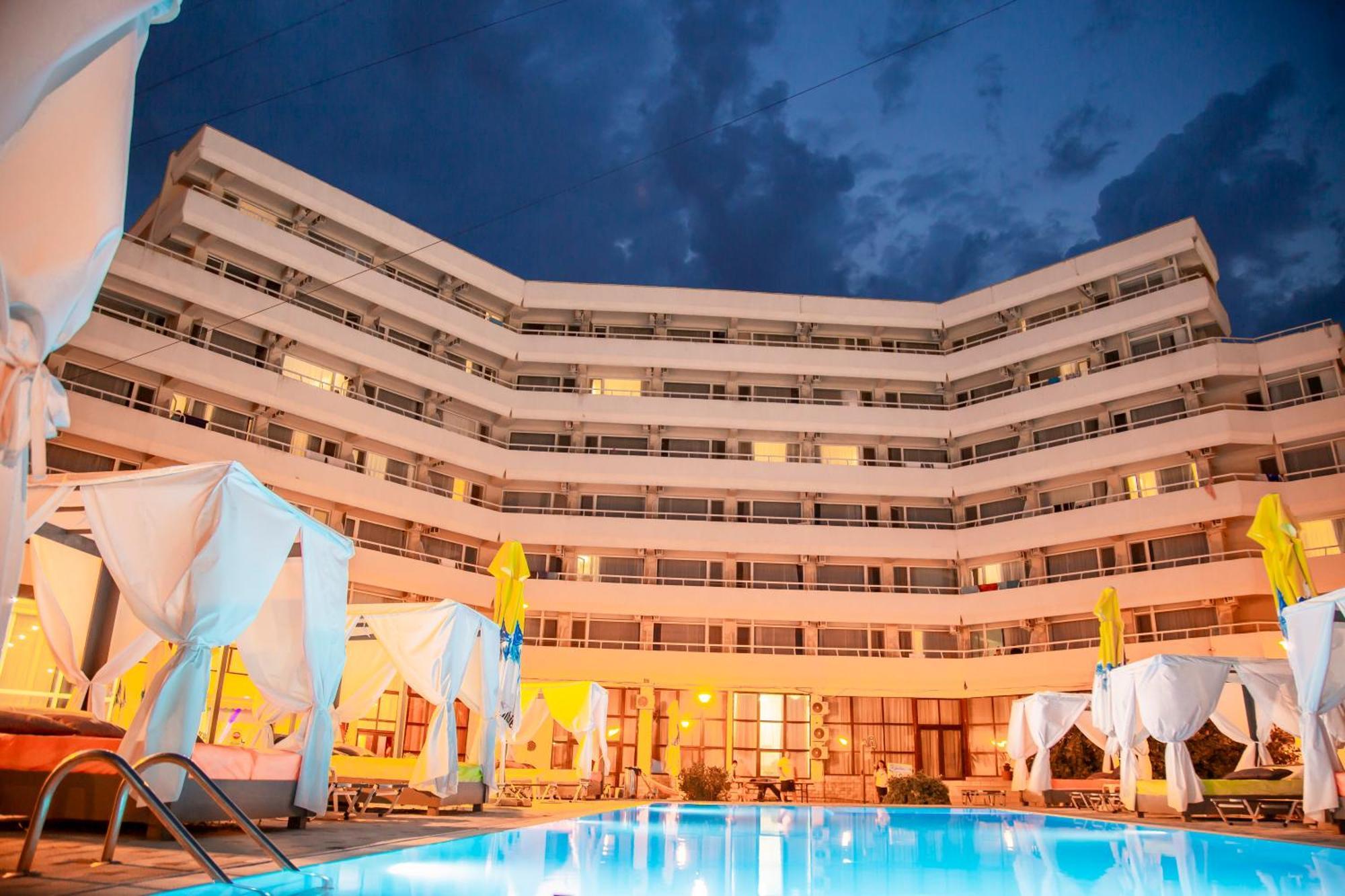 Hotel Ambasador Мамая Экстерьер фото